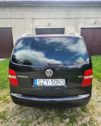 Volkswagen Touran cena 9900 przebieg: 255000, rok produkcji 2004 z Urzędów małe 154